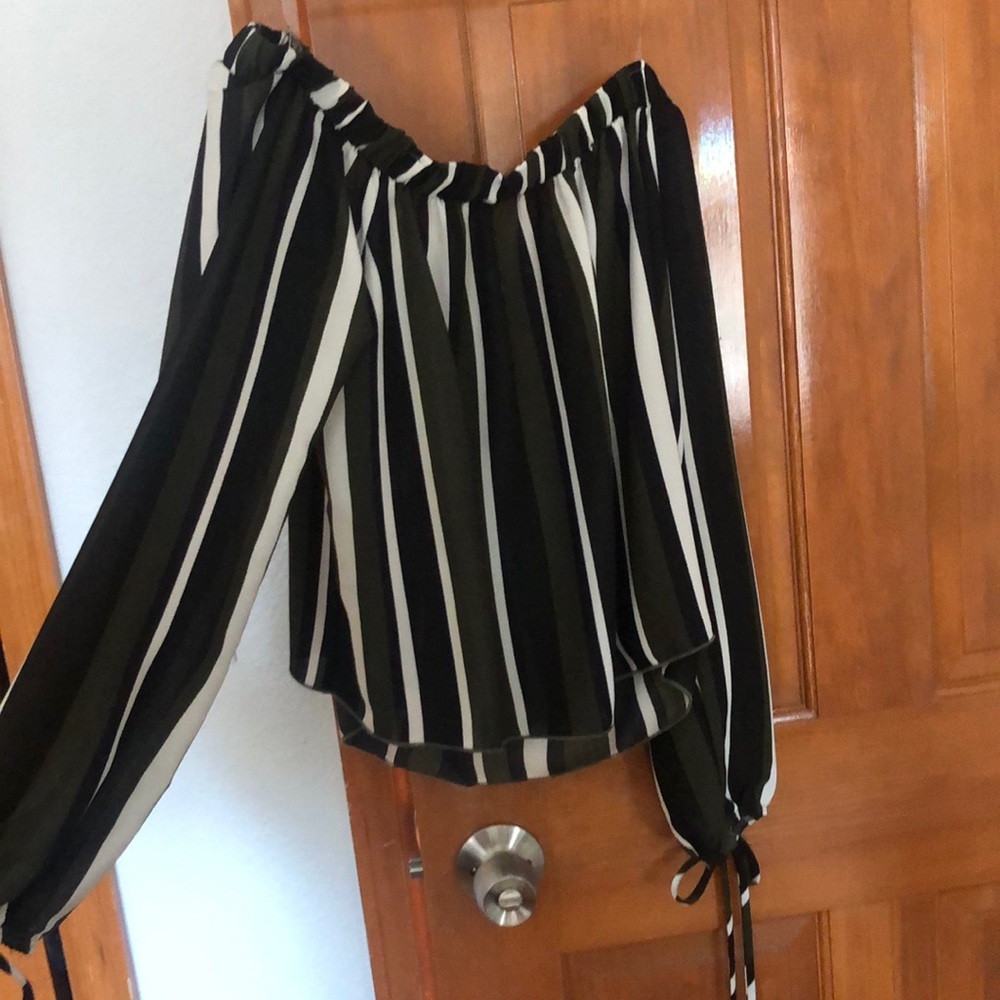 Flowy stripes off the shouler top